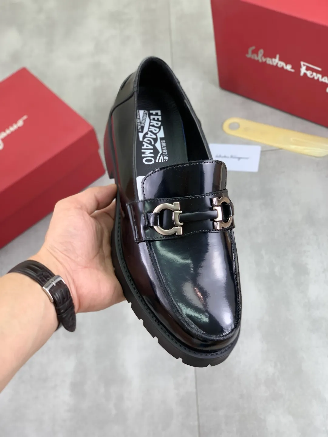Men's Men's Shoes 💰P480💰[New Style] Water-dyed Niuli 🆘[Salvatore Ferragamo] Ferragamo's latest casual business leather shoes for men! Listed simultaneously! The fabric is made of specially imported original calfskin, and the interior is made of imported water-dyed cowhide. It is absolutely luxurious and leads the fashion trend. Matching code: 38-44 (45 and 46 can be customized) Multiple colors available